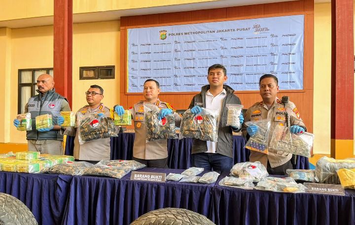 Foto: Petugas berhasil menyita barang bukti sabu seberat 26,7 kilogram, sekaligus mengamankan satu orang tersangka yang diduga menjadi bagian dari jaringan antarprovinsi. (Dok-Istimewa)