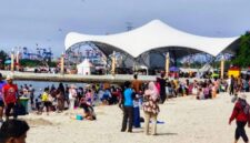 Foto: Momentum libur Hari Raya Idul Fitri 1447 Hijriah dimanfaatkan masyarakat untuk berwisata bersama keluarga. Taman Impian Jaya Ancol kembali menjadi magnet utama, dengan jumlah pengunjung yang membludak pada hari kedua Lebaran, Minggu (22/3/2026). (Dok-Istimewa)