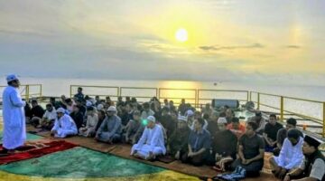 Foto: Para Pekerja PT Pertamina Hulu Indonesia saat melaksanakan shalat Ied 1447 Hijriah. (Dok-Istimewa)
