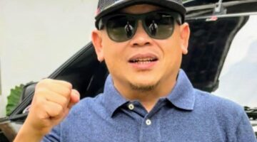 Foto: Tangkapan layar video saat Hendri Yudi, Alumni PPNK Angkatan 219 Lemhannas RI mengucapkan selamat ulang tahun kepada Letkol Inf Hendri Suryanto, S.H., Dandodiklatpur Rindam XXII/TB. (Dok-Istimewa)