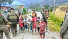Foto: Personel Satuan Tugas (Satgas) Operasi Damai Cartenz-2026 melaksanakan patroli dialogis di Distrik Sugapa, Kabupaten Intan Jaya, Rabu (25/3/2026). (Dok-Istimewa)