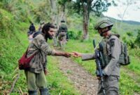 Foto: Personel Satuan Tugas Operasi Damai Cartenz-2026 terus mengintensifkan pendekatan humanis melalui patroli sambang di Distrik Kiwirok, Kabupaten Pegunungan Bintang, Papua Pegunungan, Minggu (29/3/2026). (Dok-Istimewa)