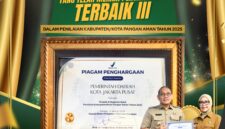 Foto: Pemerintah Kota Administrasi Jakarta Pusat meraih penghargaan Terbaik III Regional Barat dalam Penilaian Kabupaten/Kota Pangan Aman Tahun 2025.