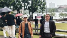 Forum Penegakan Hukum Indonesia (FOPHI) yang diwakili oleh Ketua Rudy Marjono,SH bersama Divisi Legal Lefrand Othniel Kindangen,SH kedua sama2 berprofesi sebagai Advokat berpartisipasi ikut menghadiri kegiatan Seruan Aksi Simbolis 11 Tahun Kasus Akseyna” yang diselenggarakan oleh Badan Eksekutif Mahasiswa Universitas Indonesia di kawasan Danau Kenanga.