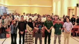 Foto: Badan Eksekutif Mahasiswa Universitas Pembangunan Jaya bersama 2030 Youth Force Indonesia menggelar BEM TALKS bertajuk “Tutorial Membangun Karier Hijau dari Saat Kuliah” di Aula Gedung B Universitas Pembangunan Jaya, Bintaro, Kamis (2/4/2026). (Dok-Istimewa)