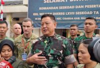 Komandan Seskoad Mayjen TNI Dr. Agustinus Purboyo, S.I.P., M.Tr. (Han). meninjau kegiatan KKL Wilayah Pertahanan (Wilhan) Pasis Dikreg LXVII Seskoad TA 2026 di Desa Pasir Langu, Kecamatan Cisarua, Kabupaten Bandung Barat.