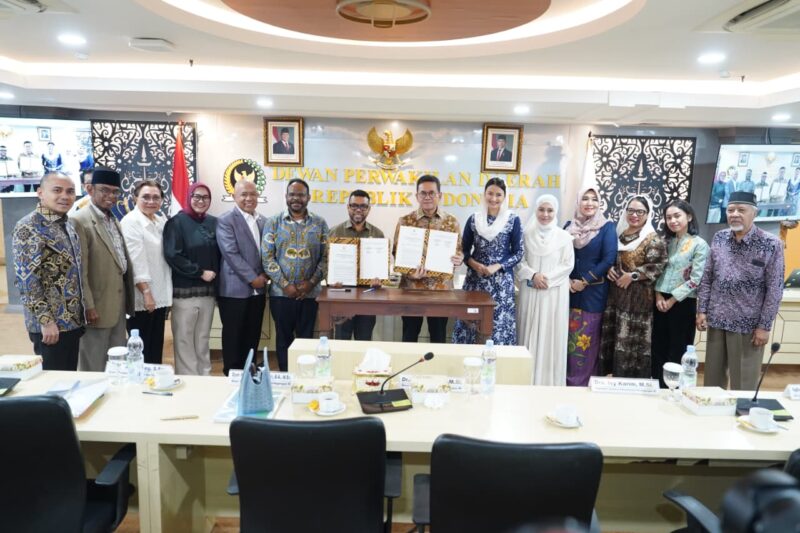 Menteri Perdagangan Budi Santoso mengusulkan pembaruan Undang-Undang Nomor 8 Tahun 1999 tentang Perlindungan Konsumen dalam Rapat Kerja (Raker) bersama Komite III DPD RI di Jakarta, Selasa (7/4).