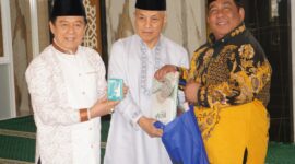 Momentum Halal Bihalal dimanfaatkan sebagai ajang mempererat silaturahmi dan memperkuat ukhuwah Islamiyah oleh keluarga besar Badan Komunikasi Pemuda Remaja Masjid Indonesia (BKPRMI) bersama pengurus dan jamaah Masjid Al Husna.