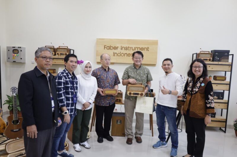 Program Usaha Mikro, Kecil, dan Menengah Berani Inovasi, Siap Adaptasi Ekspor (UMKM BISA Ekspor) yang digagas Kementerian Perdagangan mencatat kinerja positif pada awal 2026. Sepanjang triwulan I-2026, total transaksi program ini mencapai USD 23,60 juta, dengan lonjakan signifikan terjadi pada Maret.