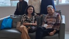 Foto: Sejumlah alumni Dupati 1979 menjenguk Glen Fordianto di Rumah Sakit Harapan Kita, Jakarta, Selasa (14/4/2026).