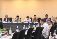 Pemerintah menegaskan komitmennya untuk meningkatkan kualitas pelayanan jemaah haji di tengah transisi kelembagaan penyelenggaraan haji ke Kementerian Haji dan Umrah. Penguatan koordinasi lintas sektor hingga antisipasi dinamika global menjadi fokus utama dalam memastikan kelancaran ibadah haji 1447 H/2026 M.