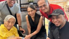 Foto: Roy (kiri atas) bersama ibu dan tiga adiknya.