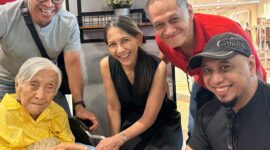 Foto: Roy (kiri atas) bersama ibu dan tiga adiknya.