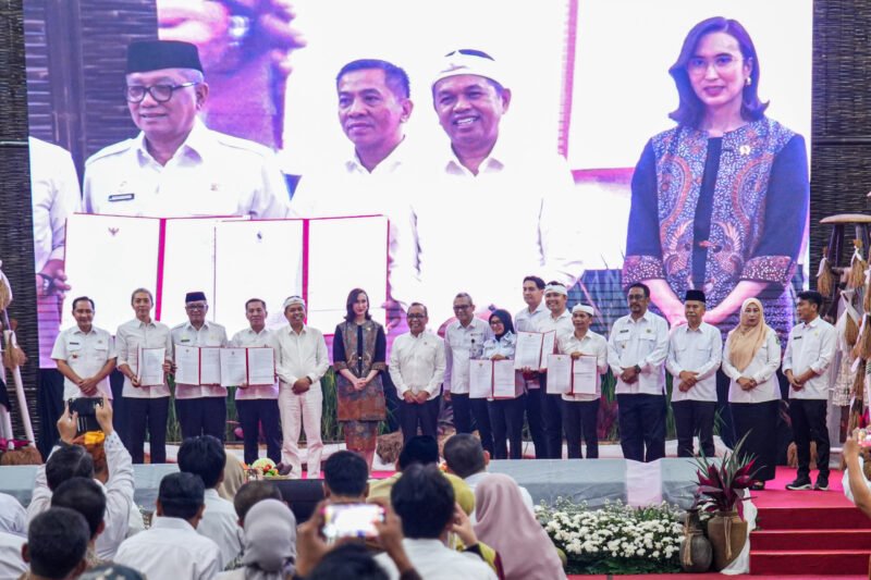 Menteri Koordinator Bidang Pembangunan Manusia dan Kebudayaan (Menko PMK) Pratikno menegaskan bahwa arah ekonomi masa depan Indonesia tidak hanya bertumpu pada teknologi, tetapi juga pada kekuatan budaya dan kekayaan alam