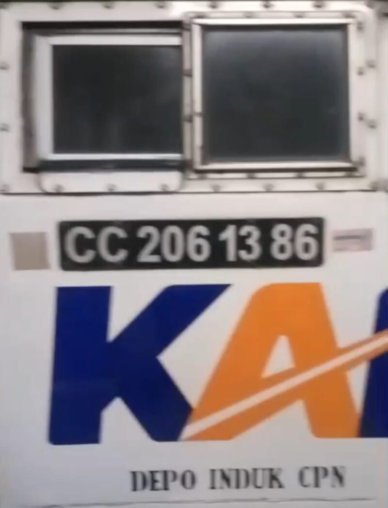 Insiden tabrakan antara kereta api jarak jauh Argo Bromo dan KRL Commuter Line di Km 11+02, petak Bekasi Timur, Senin (27/4) malam, menewaskan tiga orang dan melukai sedikitnya 28 penumpang. Peristiwa ini kembali menyoroti persoalan mendasar dalam tata kelola keselamatan perkeretaapian nasional.