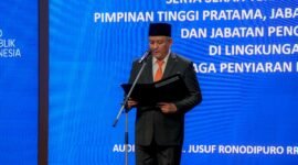 Foto: Direktur Utama Radio Republik Indonesia Hendrasmo memberikan sambutan saat pelantikan pejabat eselon II, III, dan IV di lingkungan RRI, Jakarta, Selasa (27/5/2026)