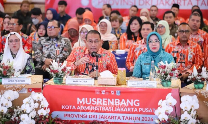 Foto: Wali Kota Administrasi Jakarta Pusat, Arifin, menyampaikan paparan saat Rapat Pleno Musyawarah Perencanaan Pembangunan (Musrenbang) Kota Administrasi Jakarta Pusat Tahun 2026 di Kantor Wali Kota Jakarta Pusat, Kamis (2/4/2026)