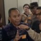 Foto: Suasana memanas terjadi saat sejumlah wartawan terlibat adu argumen dengan pihak yang mengaku penghuni usai meliput musyawarah pembentukan PPPSRS di Apartemen The Elements, Kuningan, Jakarta Selatan, Sabtu (4/4/2026)