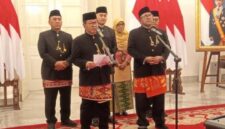 Gubernur DKI Jakarta, Pramono Anung Wibowo, memberikan keterangan usai melantik sejumlah pejabat tinggi pratama di Balai Kota Jakarta, Rabu (15/4/2026).