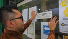 Lembaga Penjamin Simpanan mulai melakukan proses verifikasi data nasabah PT BPR Pembangunan Nagari per 1 April 2026. Langkah ini dilakukan setelah Otoritas Jasa Keuangan mencabut izin usaha bank tersebut melalui Keputusan Dewan Komisioner Nomor KEP-28/D.03/2026 tertanggal 31 Maret 2026.