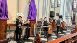 Foto: Detasemen Gegana Satuan Brimob Polda Metro Jaya melakukan sterilisasi intensif di sejumlah gereja menjelang perayaan Paskah 2026. (Dok-Istimewa)