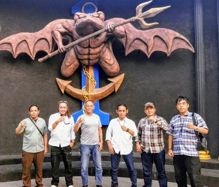 Foto: Kelompok Kerja (Pokja) Persatuan Wartawan Indonesia (PWI) Kejaksaan & Pengadilan Negeri Jakarta Timur bersama anggota Humas PWI Pusat, melakukan kunjungan ke Satuan Komando Pasukan Katak (Kopaska) Armada I di Kesatrian Pondok Dayung, Jakarta, Jumat (3/4/2026). (Dok-Istimewa)