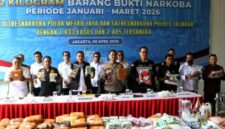 Foto: Konferensi pers yang dirangkaikan dengan pemusnahan barang bukti di halaman Gedung Direktorat Reserse Narkoba, Polda Metro Jaya, Rabu (8/4/2026). (Dok-Istimewa)