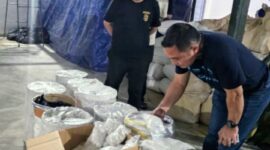 Foto: Polda Metro Jaya bersama Polres Metro Jakarta Barat mengungkap praktik industri rumahan narkotika berskala besar yang beroperasi secara tersembunyi di wilayah Mijen, Semarang. (Dok-Istimewa)