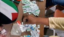 Foto: Jajaran Polsek Metro Gambir berhasil mengungkap dugaan praktik penjualan obat-obatan terlarang yang berkedok toko ikan hias di kawasan Jalan Abdul Muis, Petojo Selatan, Gambir, Jakarta Pusat, Kamis (16/4/2026). (Dok-Istimewa)