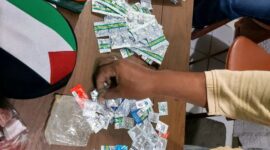 Foto: Jajaran Polsek Metro Gambir berhasil mengungkap dugaan praktik penjualan obat-obatan terlarang yang berkedok toko ikan hias di kawasan Jalan Abdul Muis, Petojo Selatan, Gambir, Jakarta Pusat, Kamis (16/4/2026). (Dok-Istimewa)