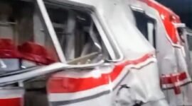 Foto: Tangkapan layar video viral tabrakan kereta KRL dengan kereta jarak jauh Argo Bromo Anggrek, Senin malam (27/4/2026). (Dok-Istimewa)