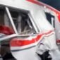 Foto: Tangkapan layar video viral tabrakan kereta KRL dengan kereta jarak jauh Argo Bromo Anggrek, Senin malam (27/4/2026). (Dok-Istimewa)