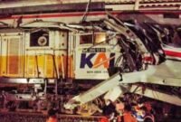 Foto: Kecelakaan kereta yang melibatkan KA Argo Bromo Anggrek dan KRL Commuter Line di Stasiun Bekasi Timur, Senin (27/4/2026) malam. (Dok-Istimewa)