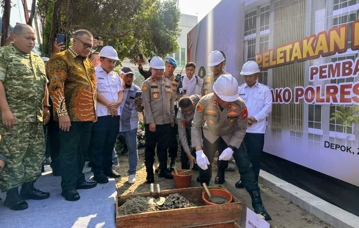 Foto: Pembangunan Markas Komando (Mako) Polres Metro Depok resmi dimulai melalui prosesi peletakan batu pertama oleh Kapolda Metro Jaya, di Jalan Margonda Raya, Kota Depok. (Dok-Istimewa)