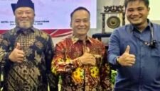 Foto: (tengah) Kilat, AMd., Wakil Bupati Bulungan, Kalimantan Utara. (Dok-Istimewa)