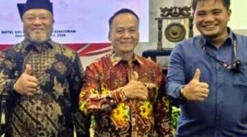 Foto: (tengah) Kilat, AMd., Wakil Bupati Bulungan, Kalimantan Utara. (Dok-Istimewa)