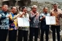 Foto: Bupati Bulungan, Syarwani, S.Pd., M.Si., (kedua-kanan), Wakil Bupati Kilat, A.Md., (kedua-kiri). (Dok-okj/fn)
