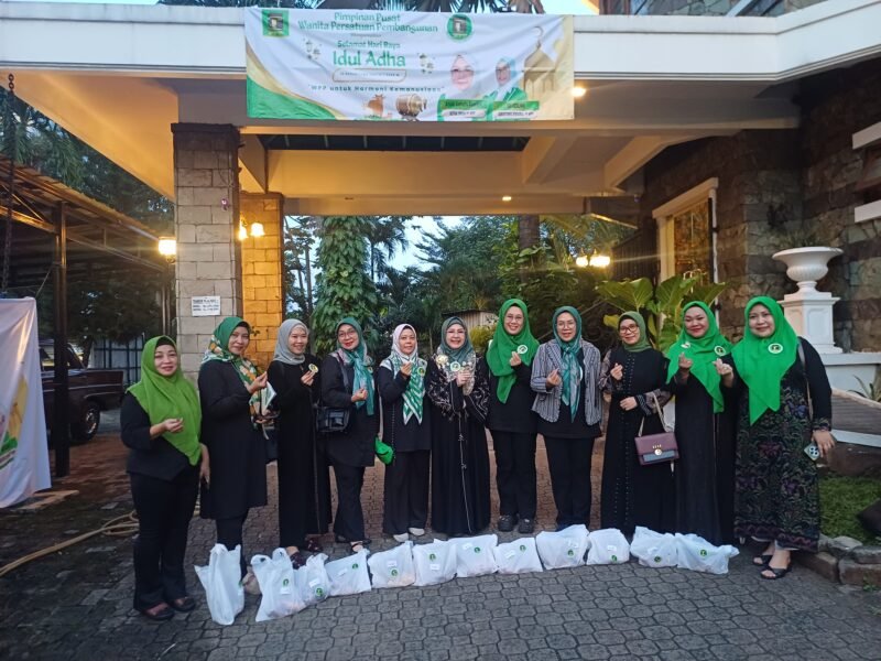 Ketua Umum Pimpinan Pusat Wanita Persatuan Pembangunan (WPP), Arimbi Soeharto Alamsjah, menggelar peringatan Hari Raya Iduladha melalui penyembelihan hewan kurban di kawasan Pejaten Barat, Jakarta Selatan, dengan mengusung tema “WPP untuk Harmoni Kemanusiaan.”
