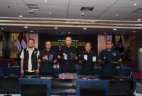 Direktorat Jenderal Imigrasi mengamankan 16 warga negara asing (WNA) yang diduga terlibat dalam praktik penipuan daring (online scam) di kawasan Pelabuhan Ratu, Kabupaten Sukabumi, Jawa Barat.