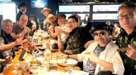 Foto: Suasana hangat dan penuh keakraban terlihat dalam pertemuan komunitas pecinta cerutu di sebuah lounge di Jakarta. Sejumlah peserta tampak menikmati cerutu sambil berbincang santai dan mencicipi minuman,