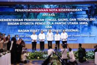 Menteri Koordinator Bidang Infrastruktur dan Pembangunan Kewilayahan Agus Harimurti Yudhoyono mendorong percepatan perlindungan dan pembangunan kawasan Pantai Utara (Pantura) Jawa melalui proyek tanggul laut raksasa atau giant sea wall.