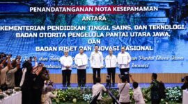 Menteri Koordinator Bidang Infrastruktur dan Pembangunan Kewilayahan Agus Harimurti Yudhoyono mendorong percepatan perlindungan dan pembangunan kawasan Pantai Utara (Pantura) Jawa melalui proyek tanggul laut raksasa atau giant sea wall.