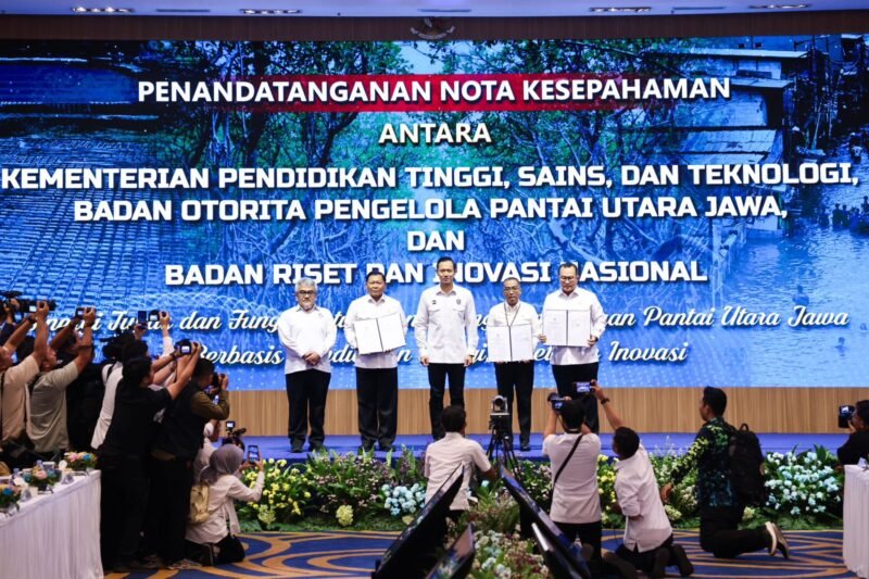 Menteri Koordinator Bidang Infrastruktur dan Pembangunan Kewilayahan Agus Harimurti Yudhoyono mendorong percepatan perlindungan dan pembangunan kawasan Pantai Utara (Pantura) Jawa melalui proyek tanggul laut raksasa atau giant sea wall.