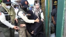 Pemerintah Kota Administrasi Jakarta Pusat bersama PAM Jaya melakukan penertiban terhadap 15 rumah dinas milik PAM Jaya di Jalan Penjernihan II Nomor 1A hingga 15A, Kelurahan Bendungan Hilir, Kecamatan Tanah Abang, Rabu (6/5/2026). Penertiban dipimpin langsung Wakil Wali Kota Jakarta Pusat, Eric Phahlevi Z.