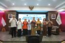Kementerian Koordinator Bidang Pembangunan Manusia dan Kebudayaan (Kemenko PMK) mendorong penguatan kolaborasi lintas sektor dalam mengakselerasi Gerakan Satu Jam Berkualitas Bersama Keluarga (SatuJamKu) guna memperkuat peran keluarga di tengah tantangan era digital.