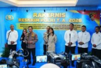 Kapolri Jenderal Polisi Listyo Sigit Prabowo menginstruksikan seluruh jajaran reserse kriminal (reskrim) se-Indonesia untuk menciptakan rasa aman dan menghadirkan keadilan bagi masyarakat melalui penegakan hukum yang profesional.