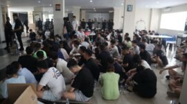 Direktorat Jenderal Imigrasi menangkap 210 warga negara asing (WNA) yang diduga terlibat aktivitas penipuan investasi daring atau scam trading di Kota Batam, Kepulauan Riau, Jumat (8/5).