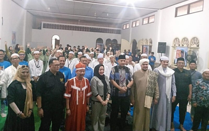 Foto: Halal Bihalal Heikal Safar Bersama Relawan DKI Disambut Antusias Warga