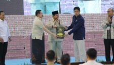 penyerahan denda administratif dan penyelamatan keuangan negara tahap VII oleh Satuan Tugas Penertiban Kawasan Hutan (Satgas PKH) di Kejaksaan Agung Republik Indonesia, Rabu (13/5).