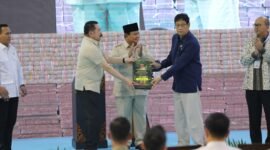 penyerahan denda administratif dan penyelamatan keuangan negara tahap VII oleh Satuan Tugas Penertiban Kawasan Hutan (Satgas PKH) di Kejaksaan Agung Republik Indonesia, Rabu (13/5).